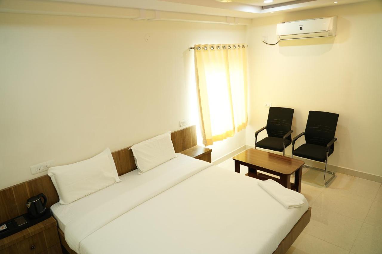 5 Star Grand- Premium Hotel Shamshabad Exterior foto