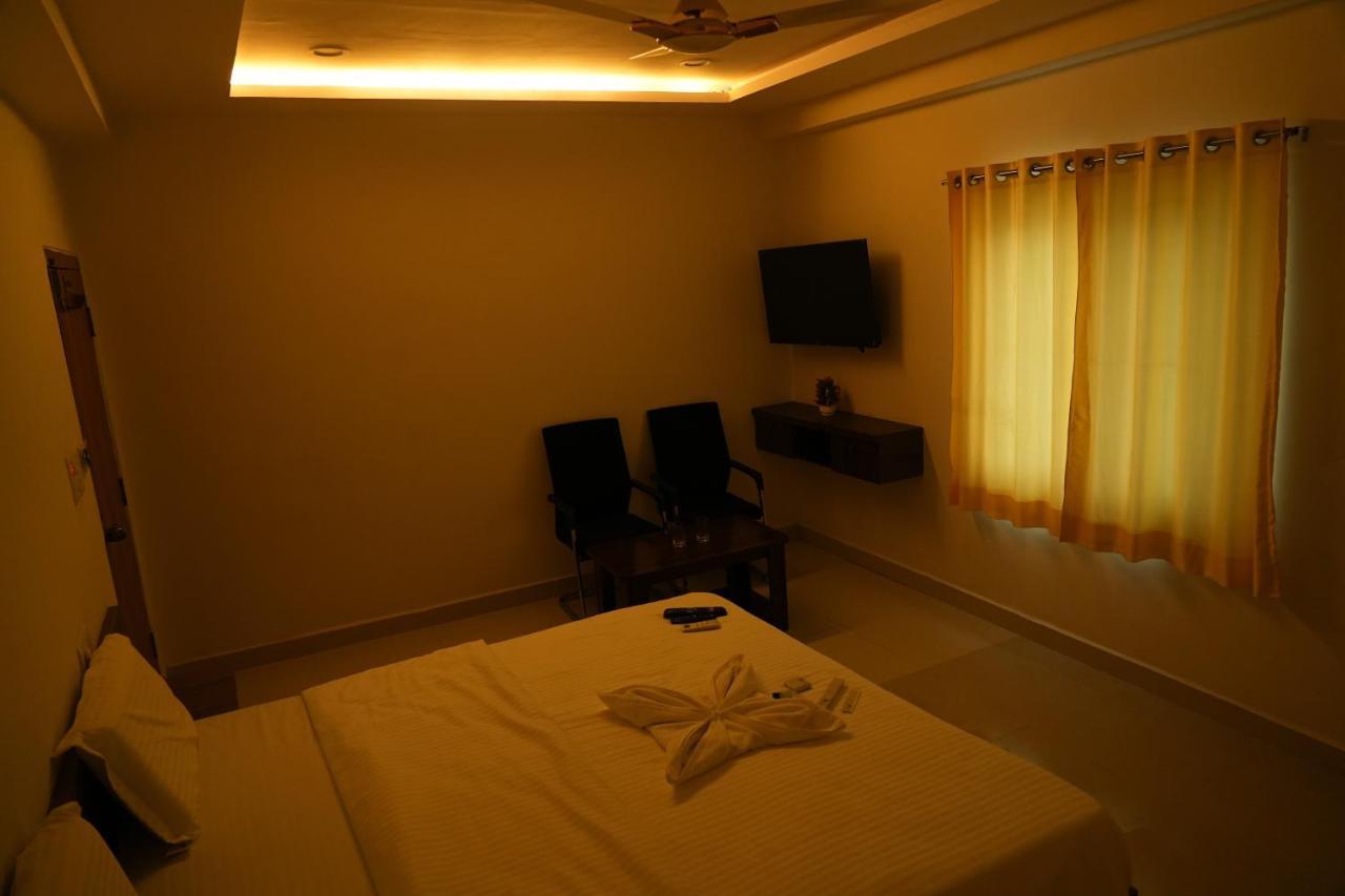 5 Star Grand- Premium Hotel Shamshabad Exterior foto