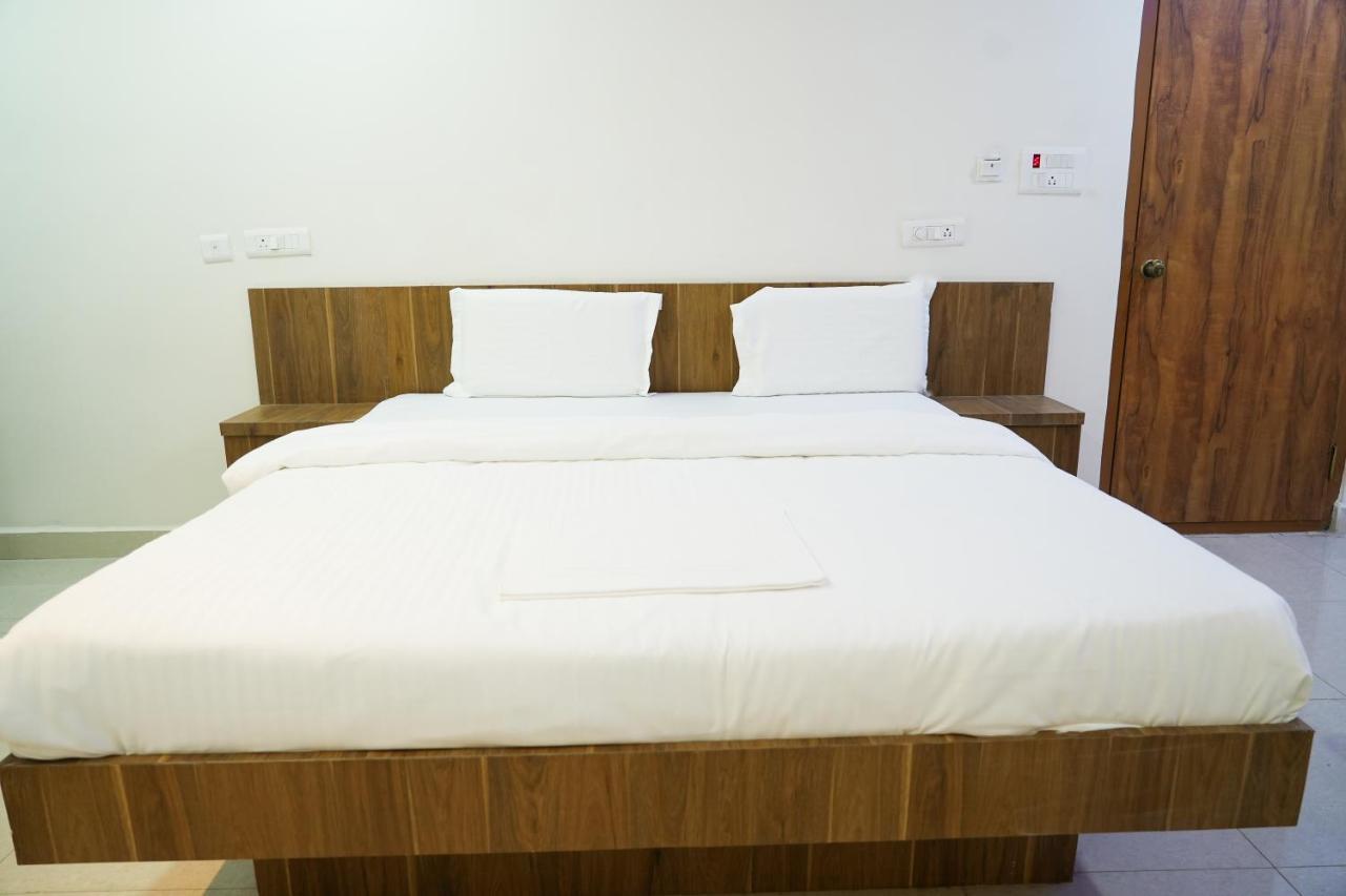5 Star Grand- Premium Hotel Shamshabad Exterior foto